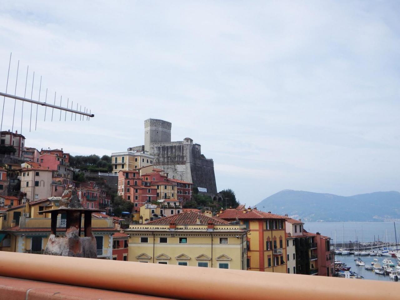 Appartamento di 35 m² con 1 camera Lerici Esterno foto